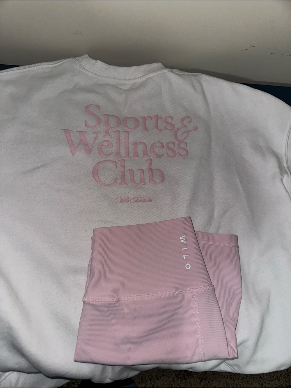 WILO Sweatshirt and Biker Shorts Set in Soft Pink